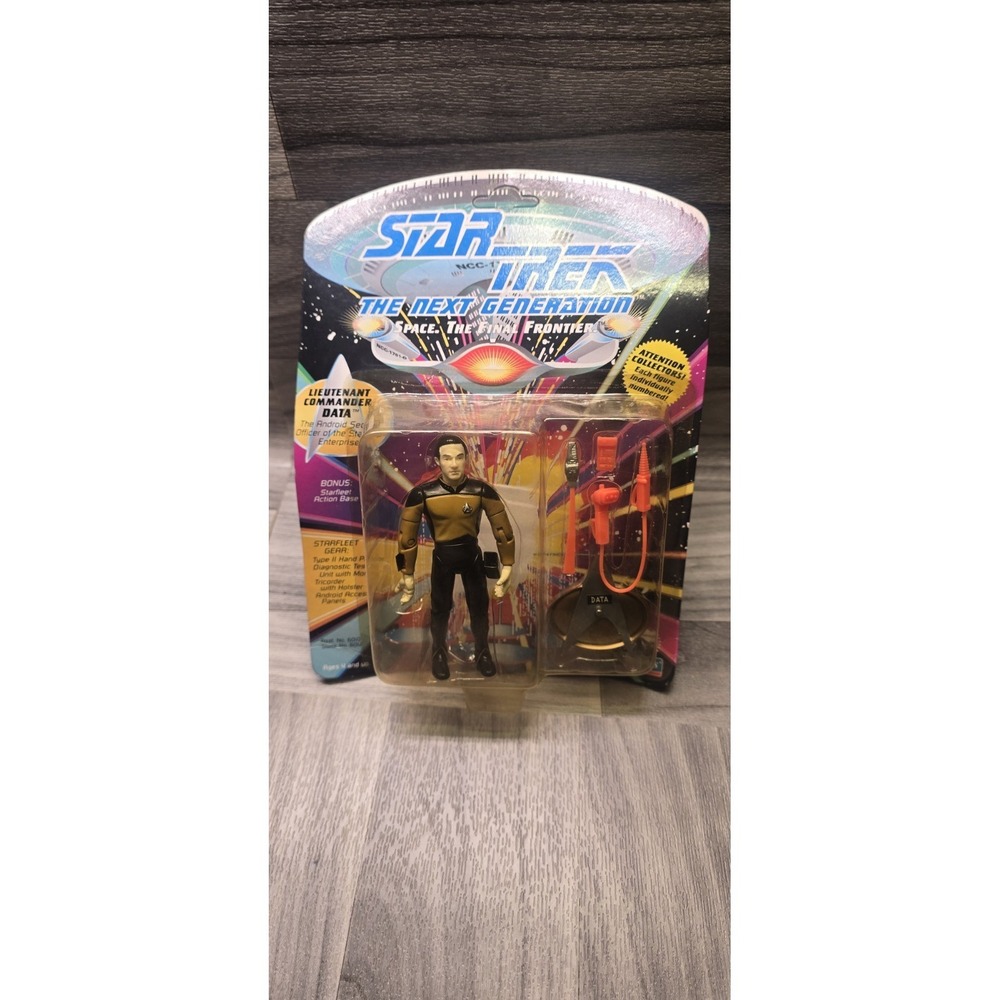 Star Trek Next Generation 1992 Playmates Toys DATA FIGURE + 4 GEAR PIECES